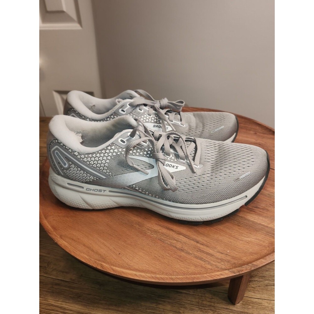 Brooks Ghost 14 Grey running shoes Wom US Sz 8.5, mesh uppers & cushioned soles.